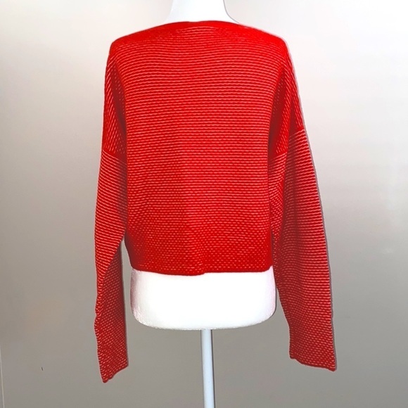Theory textured crop sweater - Picture 4 of 9